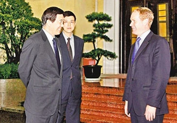 Vụ án Cốc Khai Lai - Bạc Hy Lai: Quý bà Cốc Khai Lai ở Anh ảnh 1