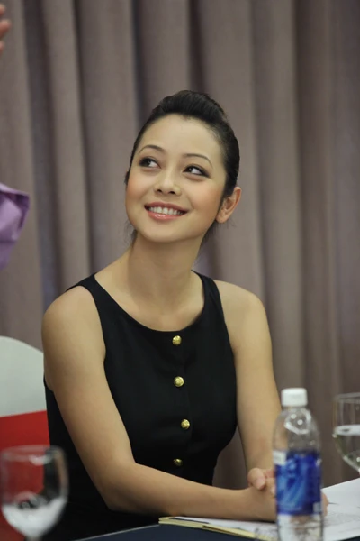 Jennifer Phạm: Hào hứng với vai trò MC chung kết Hoa hậu Trái đất ảnh 3