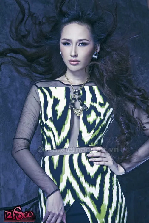 Mai Phương Thúy “nổi loạn” trong hình ảnh mới ảnh 7 Mai Phương Thúy “nổi loạn” trong hình ảnh mới ảnh 7