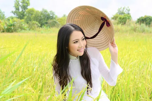 Vợ 9X của Ngô Quang Hải khoe sắc trước ngày cưới ảnh 7