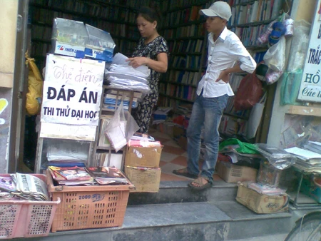 Nghệ An: "Phao" thi bày bán như rau ảnh 5 Nghệ An: "Phao" thi bày bán như rau ảnh 5