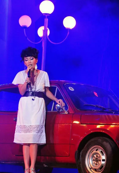 Nguyễn Ánh 9 đệm đàn cho Kim Khánh hát ảnh 2 Nguyễn Ánh 9 đệm đàn cho Kim Khánh hát ảnh 2