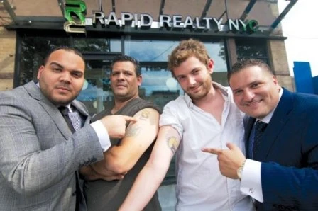 Xăm logo công ty sẽ được tăng lương ảnh 2