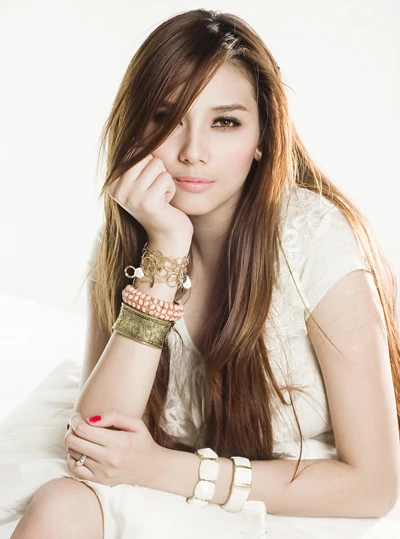 Á hậu Hoàng Yến với gương mặt mang nét đẹp Á - Âu