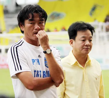 Tiệc đăng quang bị phá ảnh 4 Tiệc đăng quang bị phá ảnh 4