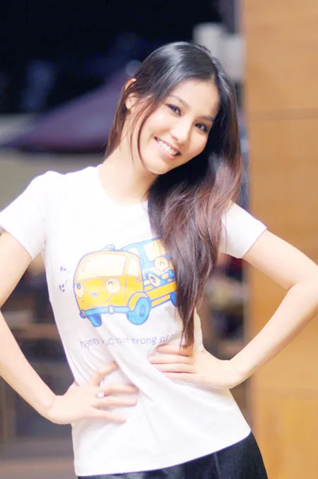 Diễm My 9x và Diễm Trang khỏe khoắn ảnh 2