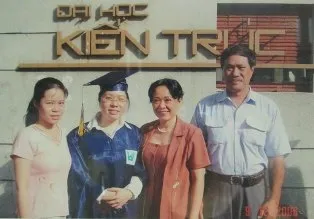 Câu lạc bộ sinh con một bề ảnh 1