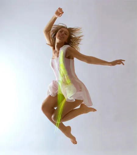 Những trang phục "xe duyên" cùng công nghệ ảnh 3 Những trang phục "xe duyên" cùng công nghệ ảnh 3