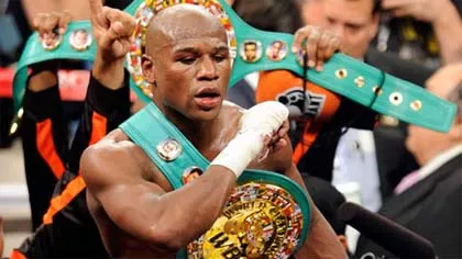 Đánh bạn gái, võ sĩ Mayweather đi tù ảnh 1