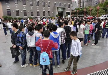 Động đất 7 độ Richter ở Tứ Xuyên, 156 người chết ảnh 1