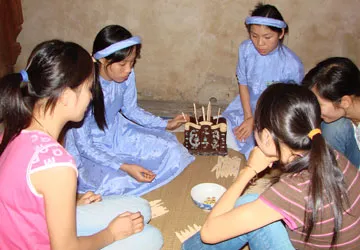 Cung nữ cuối cùng của triều Nguyễn ảnh 1 Cung nữ cuối cùng của triều Nguyễn ảnh 1