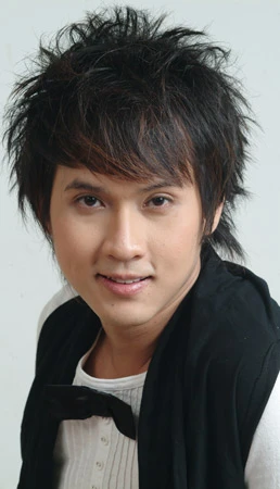 Ca sĩ Nguyên Vũ: Màn bạc tưởng chơi, ai dè mê thật ảnh 1