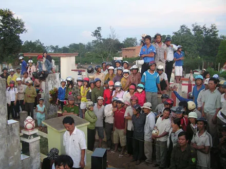 Vụ giết 2 trẻ em, đốt xác phi tang: Một giờ ở hiện trường vụ bắt cóc, giết người man rợ ảnh 5