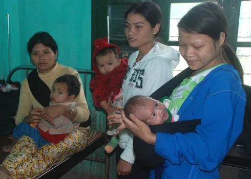 Hàng nghìn thẻ bảo hiểm y tế cho người nghèo bị bỏ quên ảnh 1