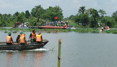 Trục vớt tàu nhà hàng Dìn Ký bị chìm: Đã vớt được 15 thi thể nạn nhân ảnh 7
