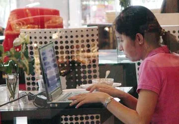 Bỏ cơm vì nắng nóng! ảnh 1 Bỏ cơm vì nắng nóng! ảnh 1