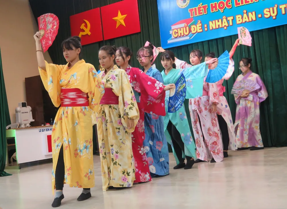 Độc đáo giờ học tái hiện về đất nước Nhật Bản ảnh 2 Độc đáo giờ học tái hiện về đất nước Nhật Bản ảnh 2