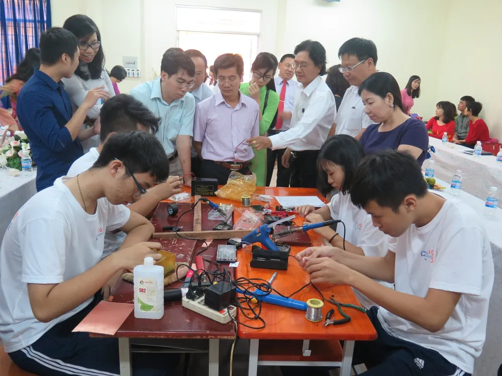 Lớp học thành xưởng cơ khí, thầy trò làm kỹ sư ảnh 13