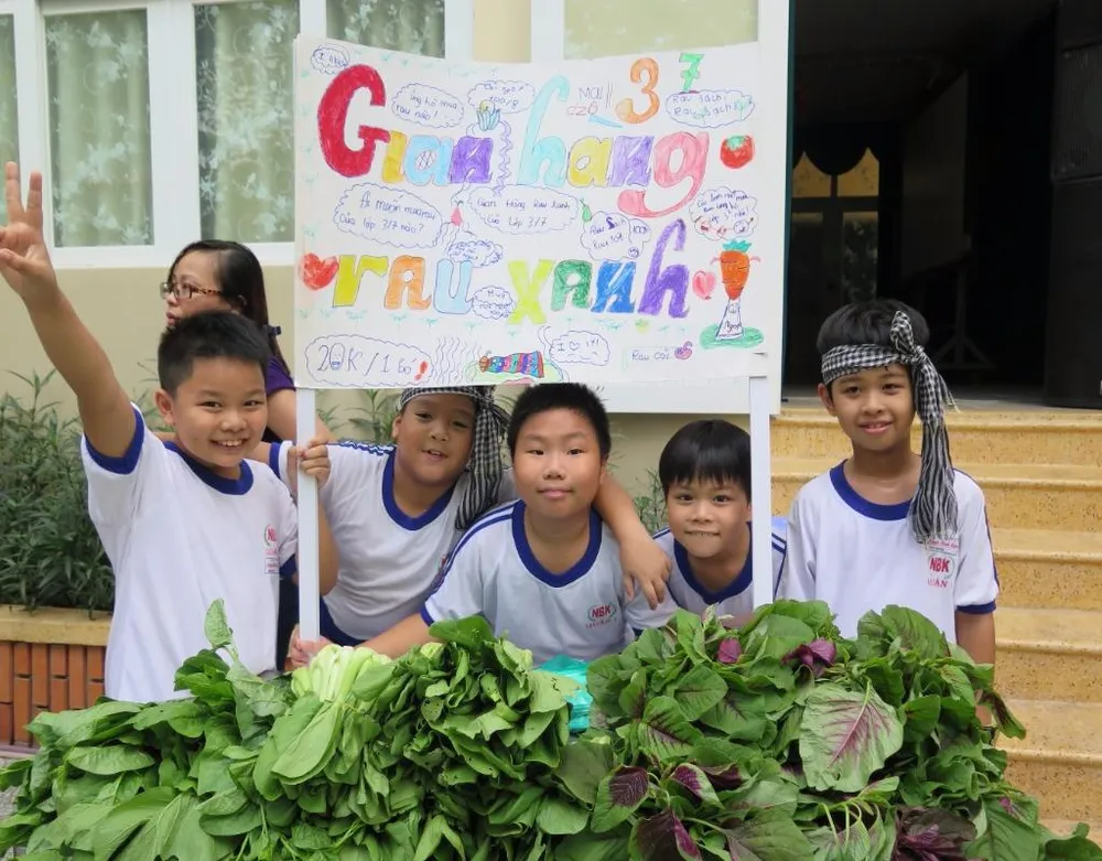 HS trường tiểu học Nguyễn Bỉnh Khiêm, quận 1 trong một hoạt động ngoài giờ lên lớp