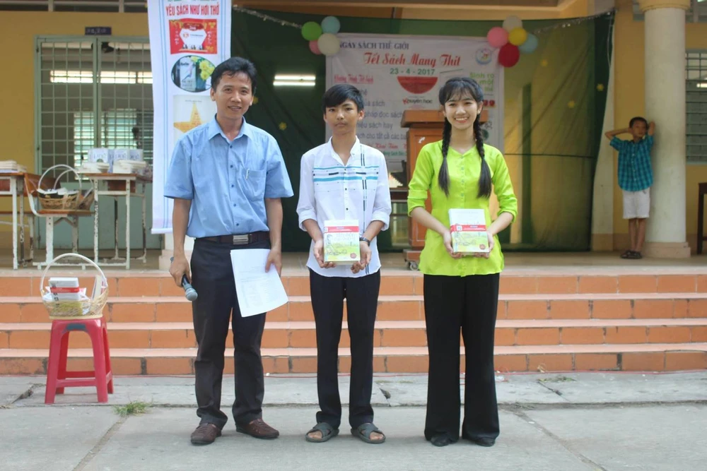 Tết sách của học trò nghèo ảnh 11