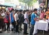 1,3 tỉ đồng trang bị cho 14 thư viện vùng sâu ảnh 3 "Đường sách không chỉ là nơi bán sách"