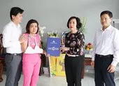 Xúc động lễ trao bằng cử nhân cho một sinh viên đã mất
