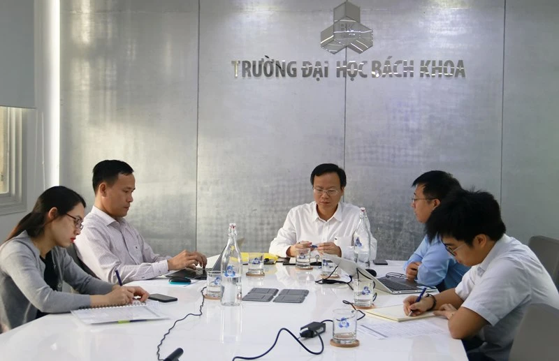 rac-thai-nhua-dai-hoc-bach-khoa