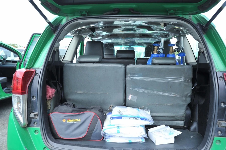 40 sinh viên y khoa tham gia cấp cứu chuyển bệnh bằng taxi ảnh 3