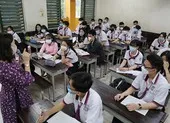Nhiều trường THCS, THPT ở TP.HCM vẫn chưa cho học sinh đi học lại ảnh 3 Thầy trò hứng khởi trong ngày đầu học trực tiếp