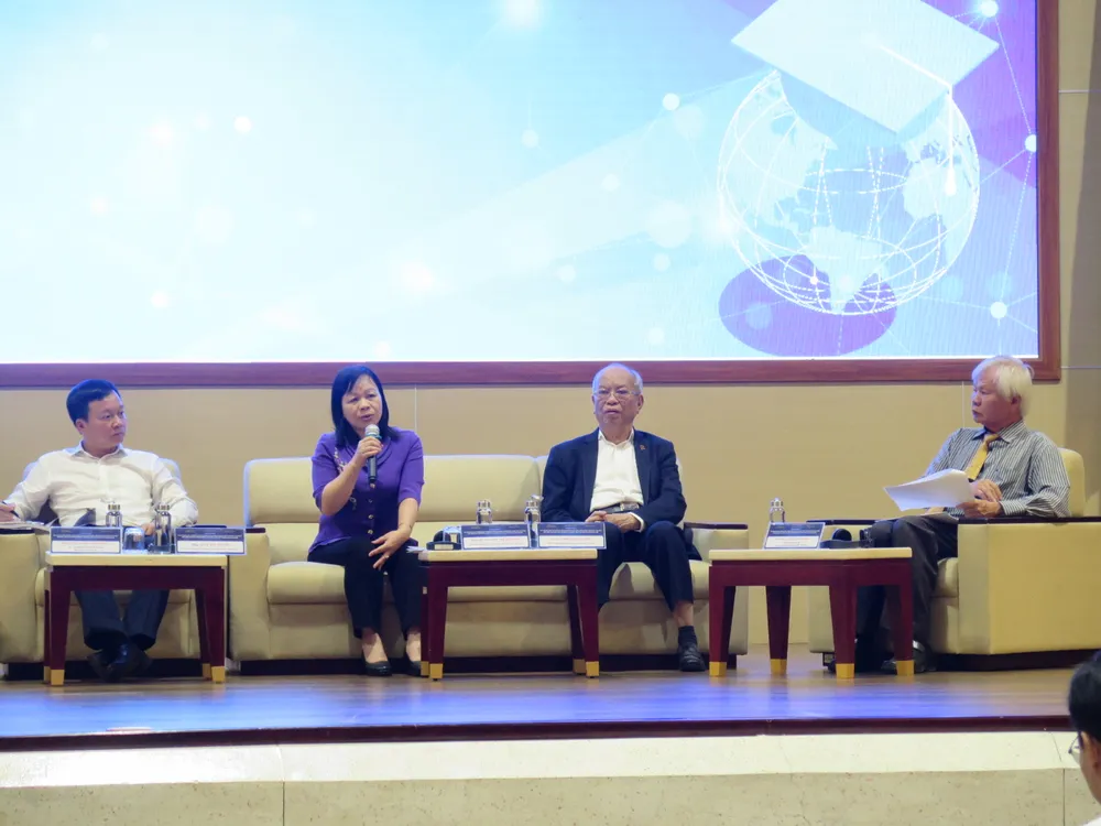 TS Nguyễn Thị Mai Hoa cùng các chuyên gia đang chia sẻ ý kiến tại hội thảo. Ảnh: P.ANH TS Nguyễn Thị Mai Hoa cùng các chuyên gia đang chia sẻ ý kiến tại hội thảo. Ảnh: P.ANH