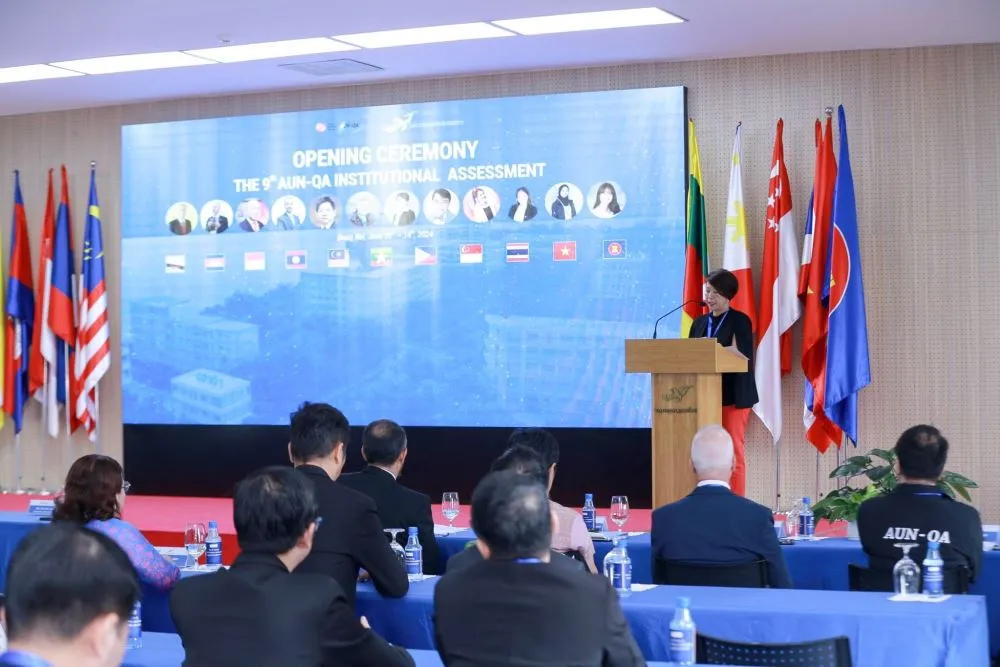 Tiến sĩ Đỗ Thị Lan Đài phát biểu tại buổi khai mạc đánh giá ngoài cấp cơ sở giáo dục theo chuẩn AUN-QA 3.0. Trường ĐH Lạc Hồng khai mạc đánh giá AUN-QA 3.0