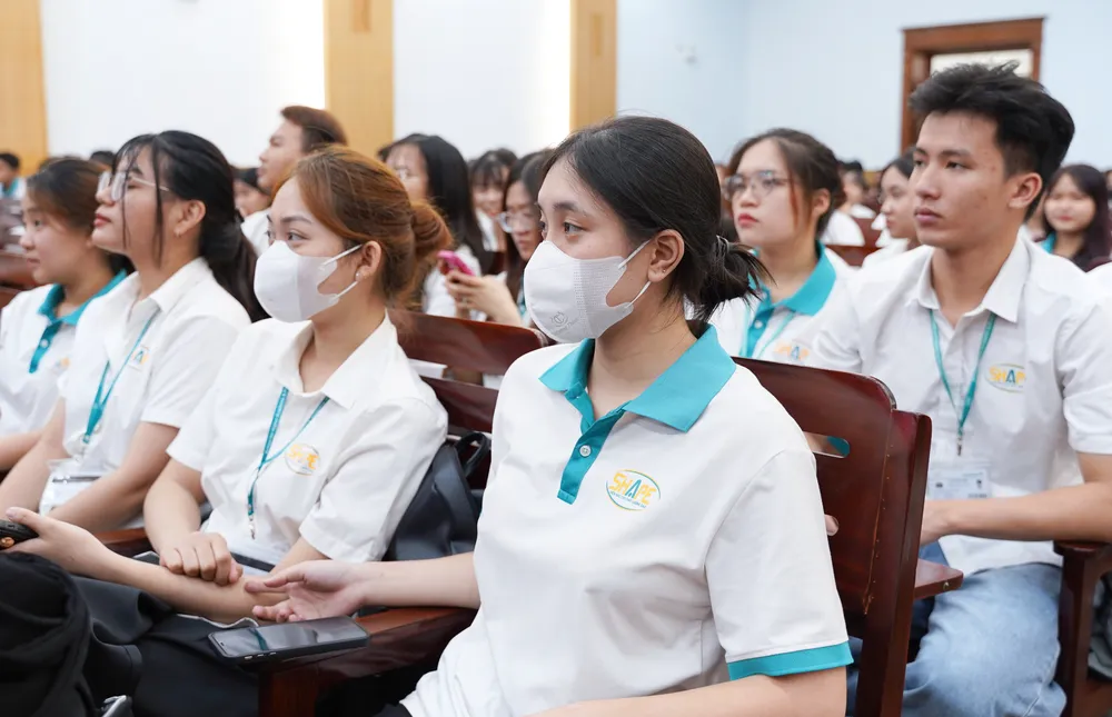 Talkshow về mạng xã hội thu hút đông đảo sinh viên tham gia. Ảnh: THUẬN VĂN sinh viên gen z với mạng xã hội