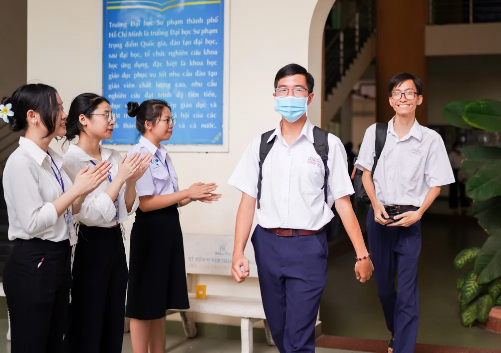 Thí sinh dự thi đánh giá năng lực chuyên biệt Trường ĐH Sư phạm TP.HCM năm 2024. Ảnh: TRUNG PHONG Thi đánh giá năng lực chuyên biệt năm 2024 Trường ĐH Sư phạm TP.HCM