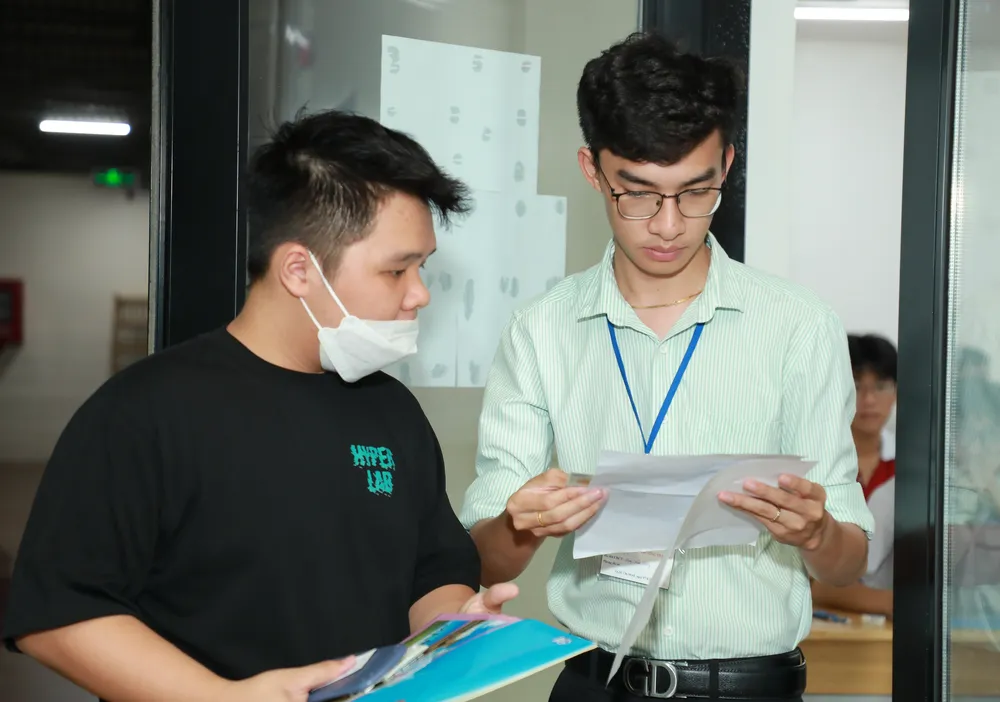 Thí sinh dự thi đánh giá năng lực do ĐH Quốc gia TP.HCM tổ chức năm 2024. Ảnh: TS Điểm chuẩn đánh giá năng lực đại học 2024