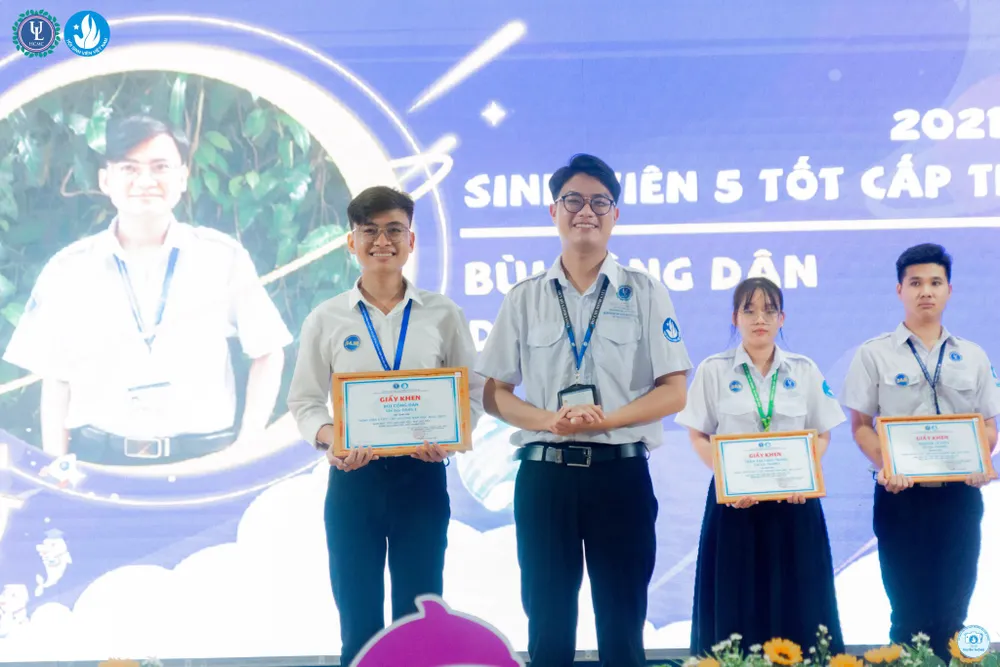 cu-nhan-luat-bui-cong-dan (1).JPG