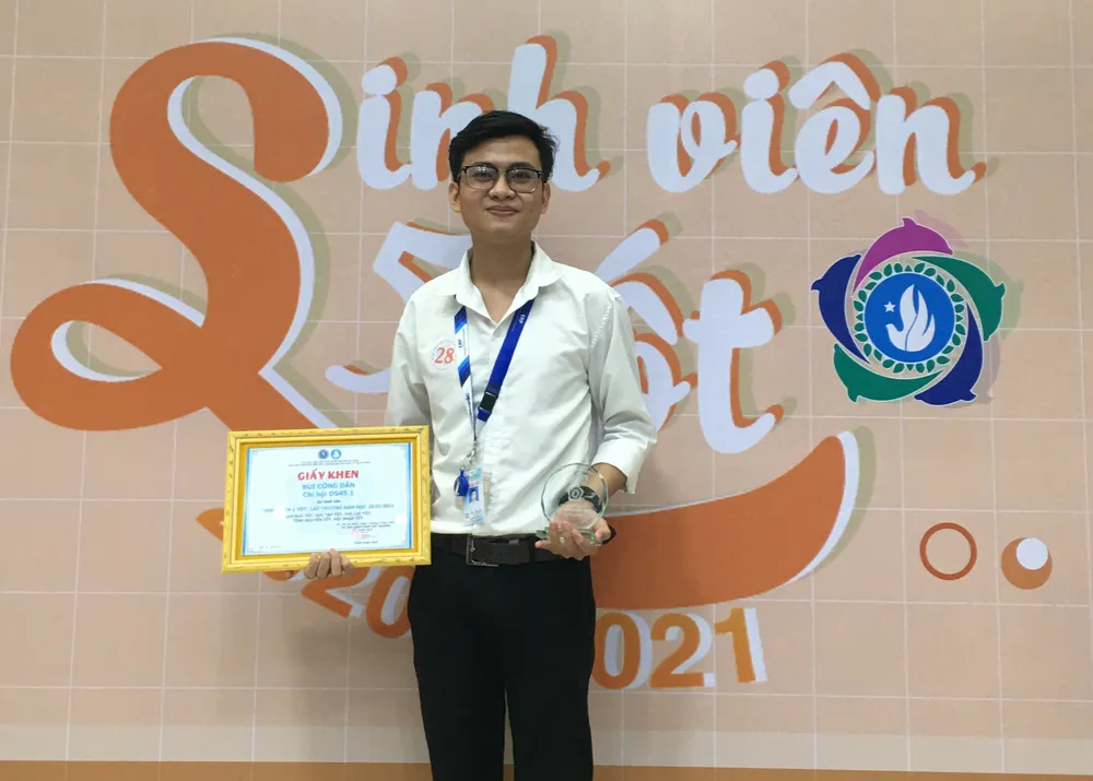 cu-nhan-luat-bui-cong-dan (3).JPG