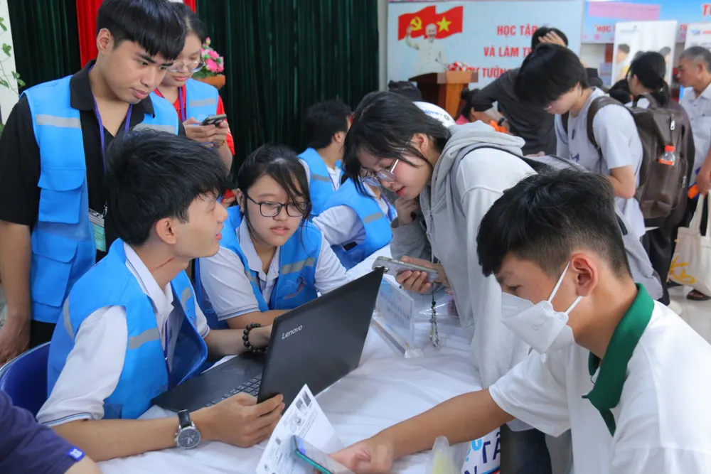 ky-tuc-xa-dhqg-tphcm (3).jpg