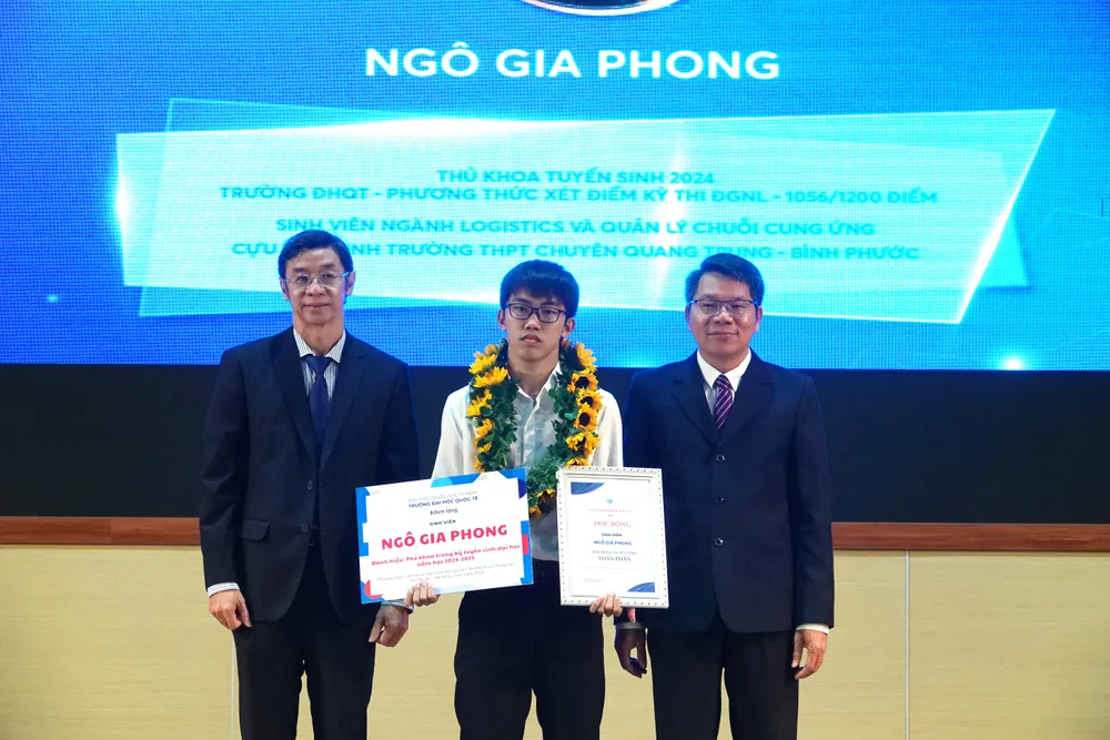 Trường ĐH Quốc tế khai giảng