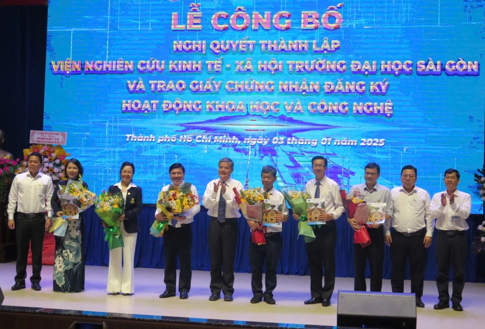 truong-dh-sai-gon-vien-nghien-cuu (1).jpg