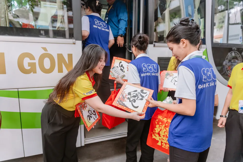 ve-que-don-tet-nguyen-dan-2025 (5).jpg