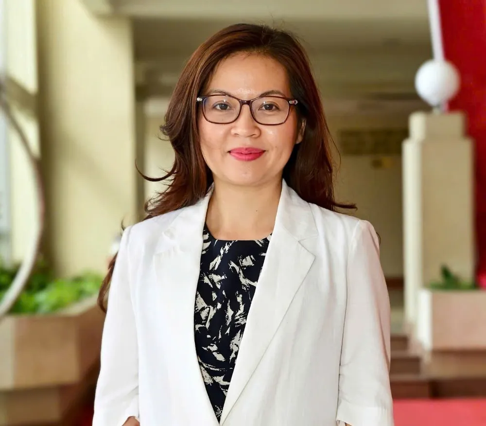 hiệu trưởng Trường Phổ thông Năng khiếu