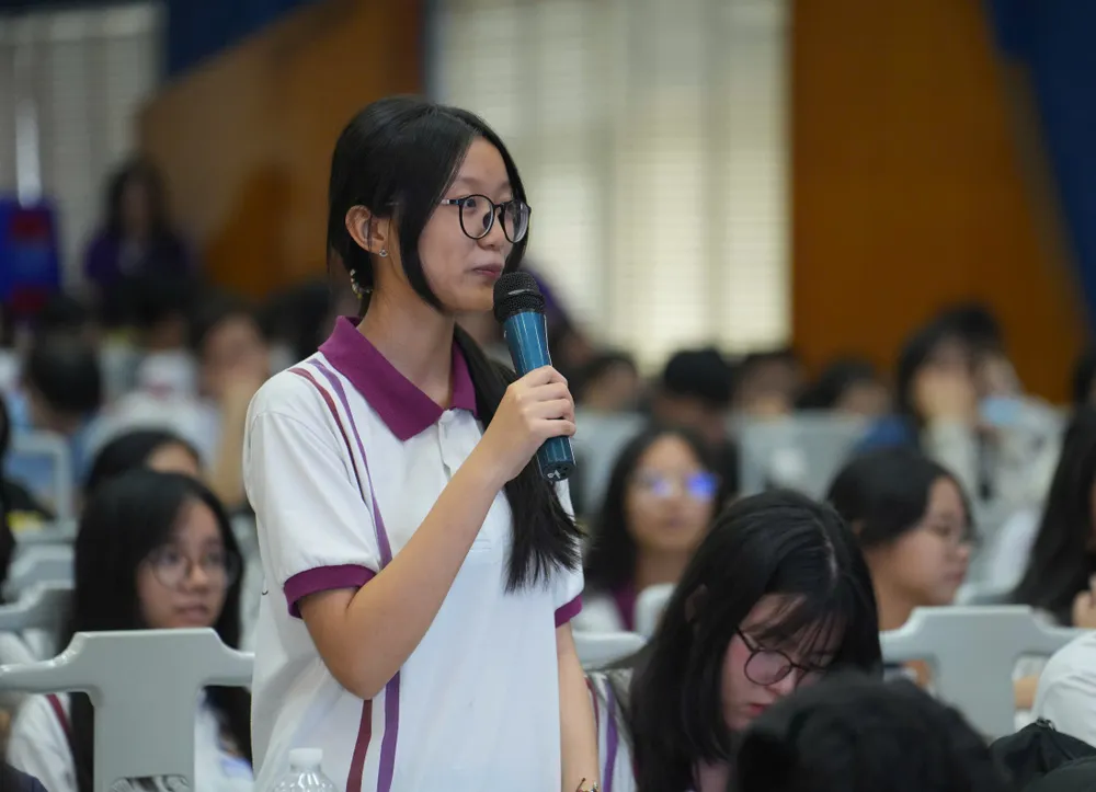 truong-dh-luat-tp-hcm (1).jpg