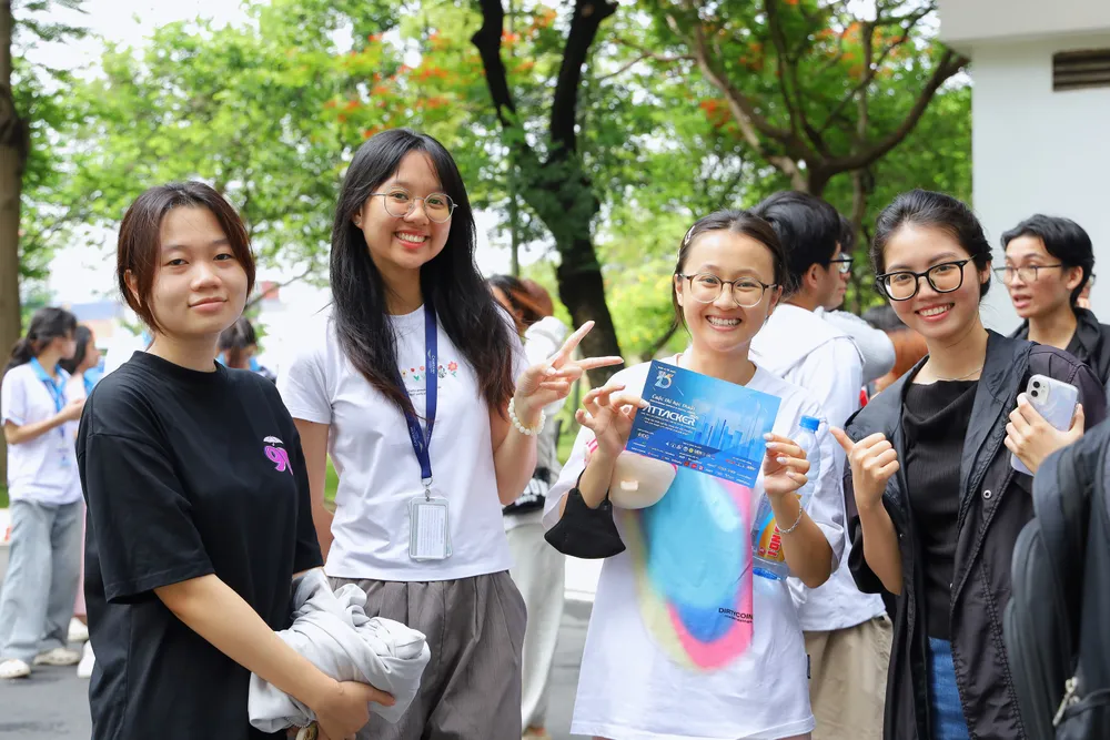 cuoc-thi-ve-fintech-kinh-te-luat (3).JPG