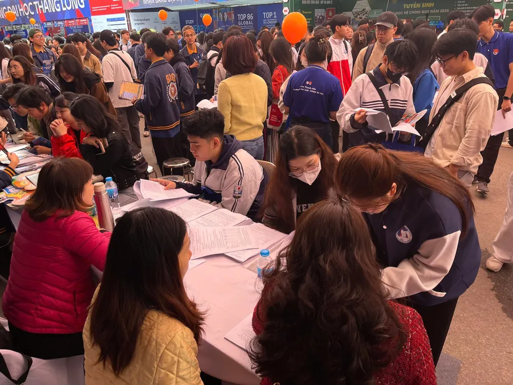 Nhiều ngành luật bỏ khối c00