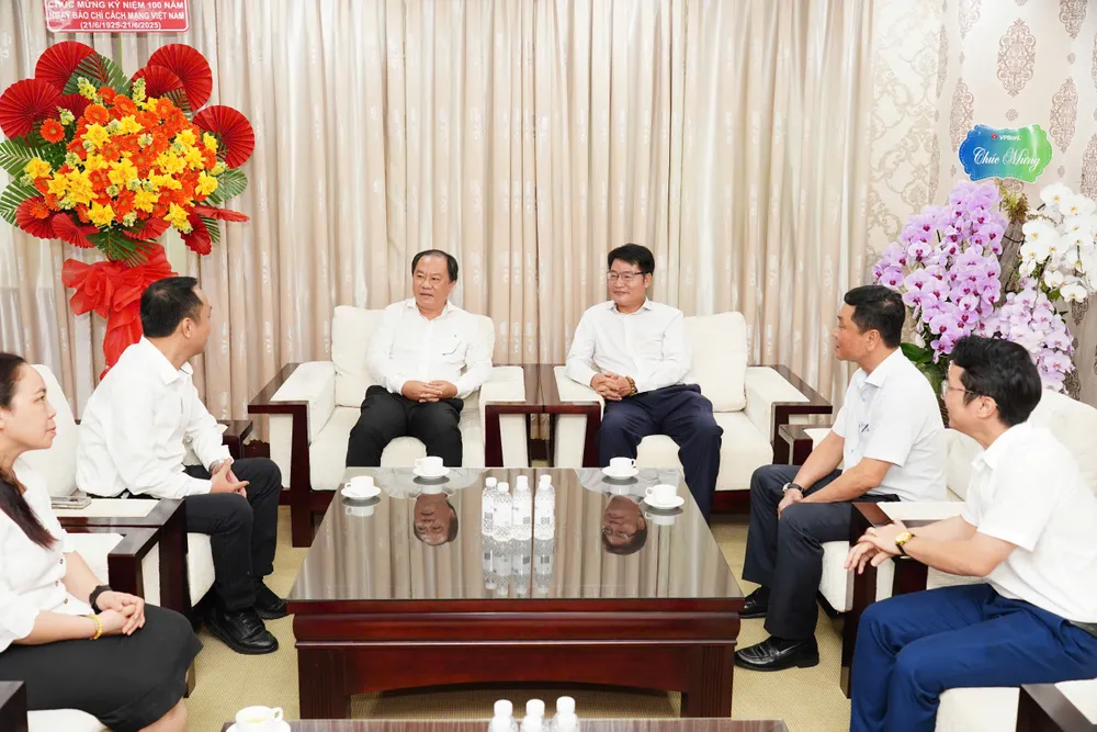 bao-phap-luat-tp-hcm (3).jpg