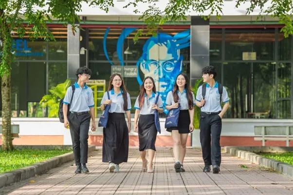 truong-dai-hoc-kinh-te-luat (1).jpg