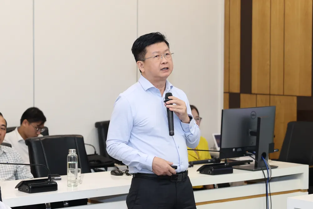 dai-hoc-kinh-te-tp-hcm-nghi-quyet-bo-chinh-tri (1).JPG