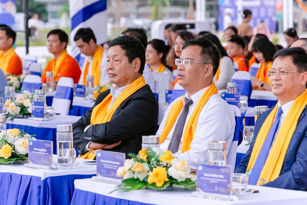 to-hop-giao-duc-fpt (2).jpg