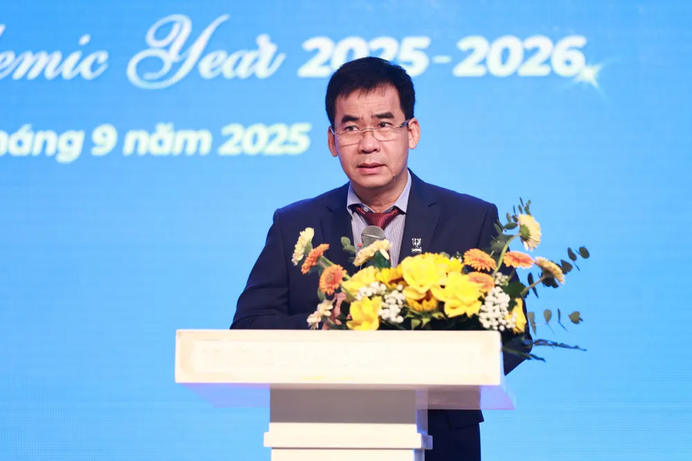 truong-dh-luat-tp-hcm-khai-giang (2).jpg