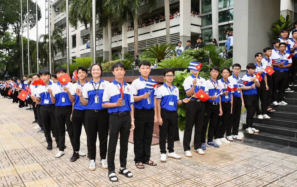 truong-dh-su-pham-ky-thuat-tp-hcm-cuba (10).jpg